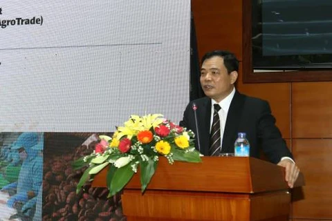 越南农业与农村发展部部长阮春强在亮相仪式上发表讲话。