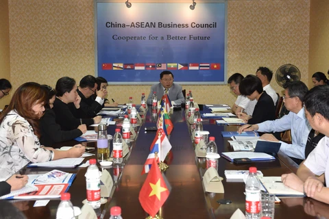 东盟－中国产业合作座谈会全景。（图片来源：越通社）