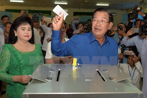 首相洪森参加6月4日举行的柬埔寨地方选举。（图片来源：越通社）