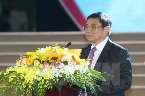 范明正出席中国驻越南大使馆举行的香港回归中国20周年招待宴会