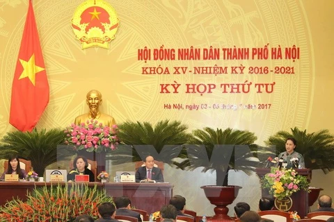 国会主席阮氏金银在第十五届河内人民议会第四次会议上发表讲话。（图片来源：越通社）