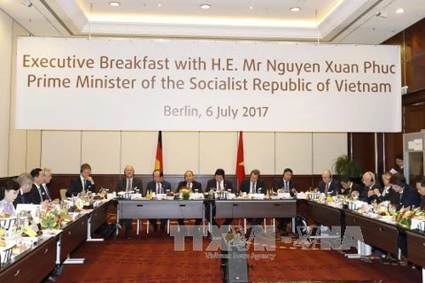 越南政府总理与德国一流企业家代表对话交流