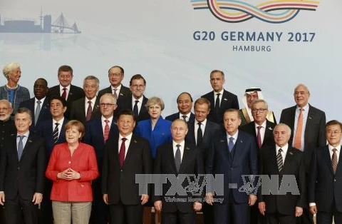阮春福总理与出席G20汉堡峰会的各位领导。
