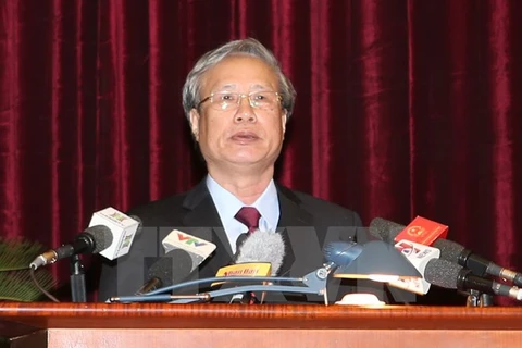 越共中央政治局委员、中央书记处书记、中央检查委员会主任陈国旺主持会议。