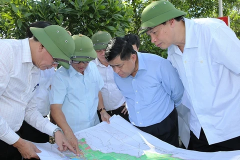 阮志勇部长对莫朝潭项目进行考察。（图片来源：广宁报网）