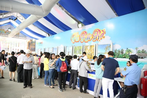2016 年胡志明市国际旅游博览会吸引广大游客前来参观
