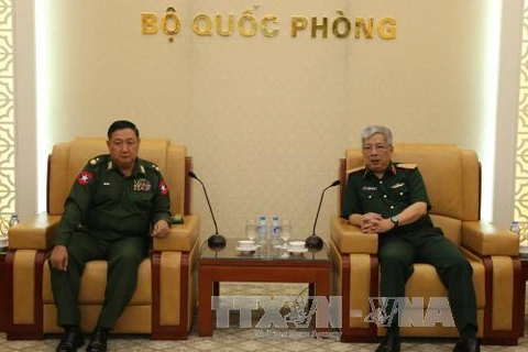国防部副部长阮志咏上将会见缅甸军事安全总局副总局长。（图片来源：越通社）
