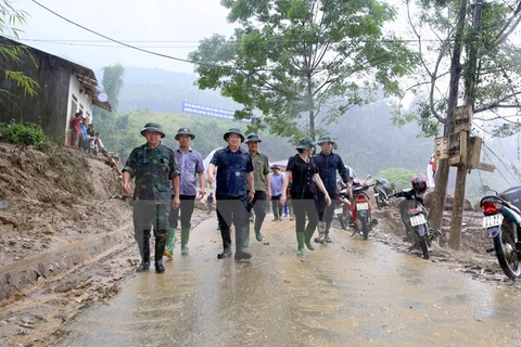 越南政府副总理郑廷勇赴安沛省木江界县调研指导工作。