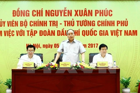 越南政府总理阮春福在会上发表讲话。