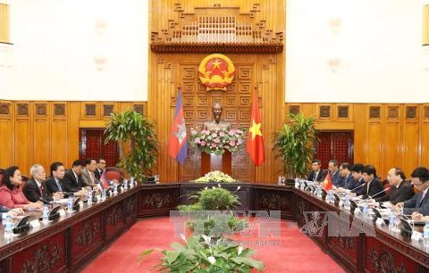 越南领导人会见柬埔寨参议院第一副主席奈北纳