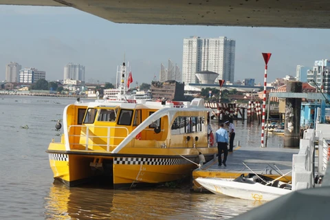 胡志明市水上巴士投入试运行。（图片来源：越通社）