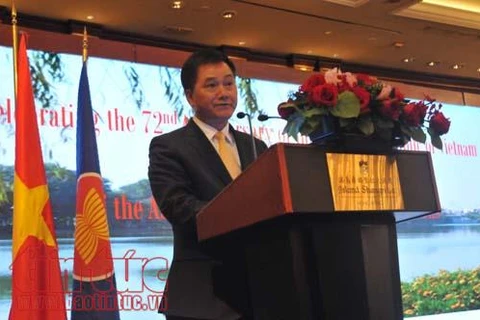 越南驻（中国）香港和澳门总领事黄志忠发表讲话。（图片来源：越通社）