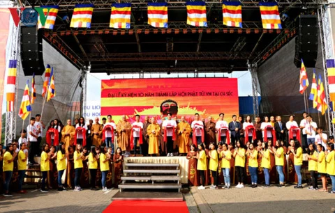 旅居捷克越南佛教信徒协会举行成立10周年纪念典礼。（图片来源：越南之声）