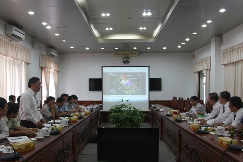 后江省领导与欧洲企业举行工作座谈会。（图片来源：越通社）