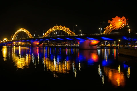岘港龙桥。