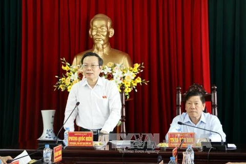 越南国会副主席冯国显在会议上发表讲话。（图片来源：越通社）