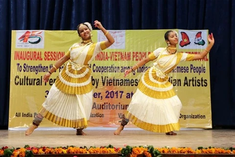 附图：越南与印度一个文化交流活动上的文艺节目。（图片来源：越通社）
