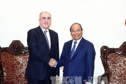 政府总理阮春福会见阿塞拜疆外交部长马梅德亚罗夫。（图片来源：越通社）
