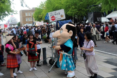 “感受越南”越南文化节在日本神奈川县举行。(图片来源：越通社）
