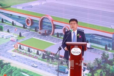 Hanwha Aero Engines公司总经理Kam Sang Kyun在仪式上发言。（图片来源：越通社）