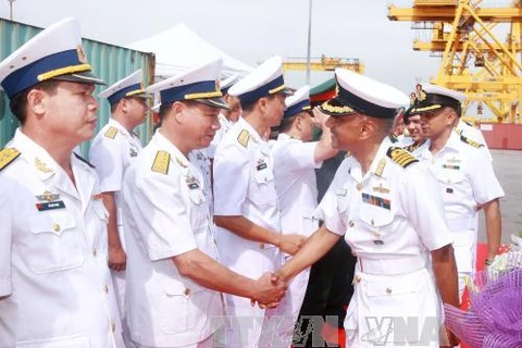 越方欢迎印度海军舰队访问海防市。（图片来源：越通社）