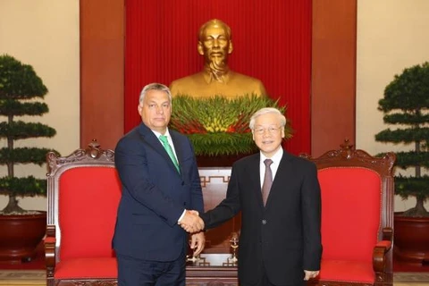 越共中央总书记阮富仲会见匈牙利总理维克托•欧尔班。（图片来源：越通社）