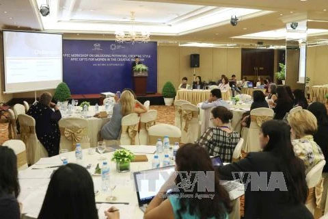“APEC女性运用新科技展现创作力”研讨会现场（图片来源：越通社）