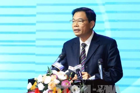 越南农业与农村发展部部长阮春强在会上发言。