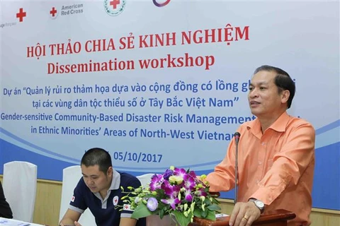 越南红十字会副主席陈国雄在会上发言。