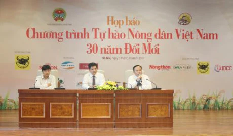 “自豪的越南农民”活动的新闻发布会。