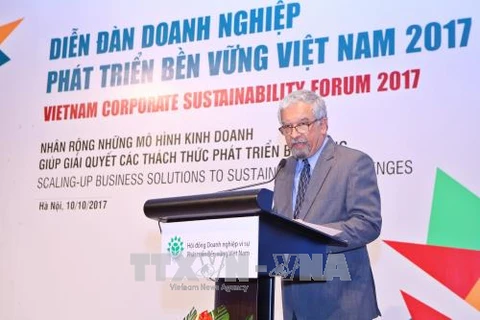 联合国常驻越南协调员卡玛勒·马特拉(Kamal Malhotra)出席2017年越南可持续发展企业论坛。（图片来源：越通社）