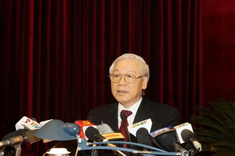 越共中央总书记阮富仲在会议上发表讲话。