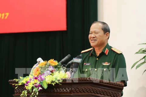 越南国防部副部长、越俄政府间军事技术合作委员会越方分会主席闭春长上