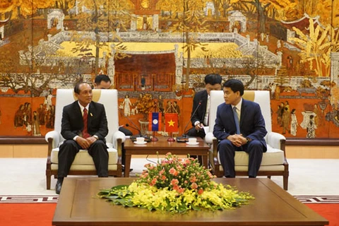 推动河内市与老挝琅勃拉邦省关系深入务实发展