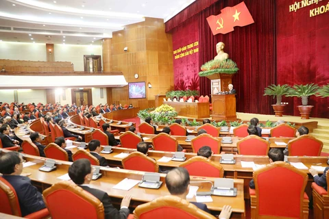 越共中央总书记阮富仲在越南共产党第十二届中央委员会第六次全体会议发表讲话。（图片来源：越通社）