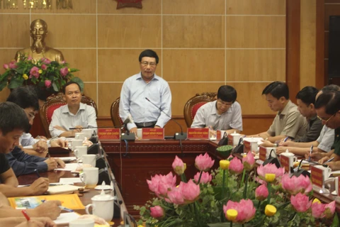 政府副总理范平明与清化省领导就灾后恢复重建工作召开会议。（图片来源：越通社）