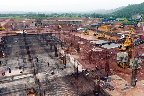 附图：越南某经济区基础设施建设施工现场。