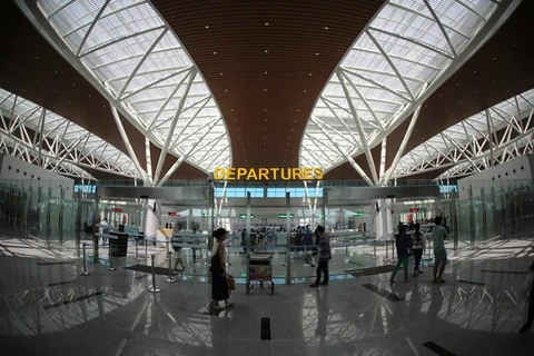 岘港市机场。