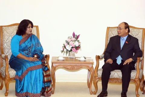 阮春福总理会见孟加拉国驻越大使萨米纳·纳兹