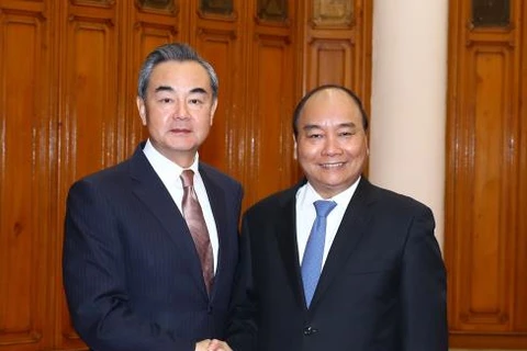 政府总理阮春福会见中国外交部长王毅