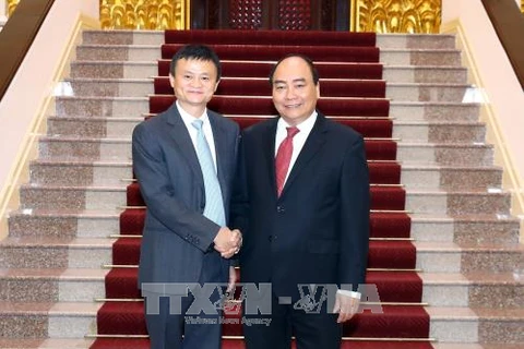 政府总理阮春福会见阿里巴巴总裁马云
