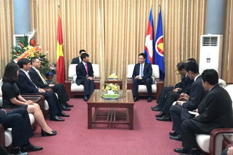 越南外交部庆祝柬埔寨王国国庆64周年