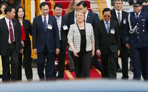 智利共和国总统米歇尔抵达河内 开始对越南进行国事访问