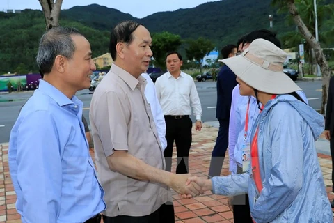 国家主席陈大光检查岘港市第十二号台风后恢复重建工作