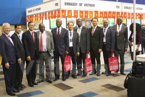 首届东盟-非洲贸易博览会在南非举行