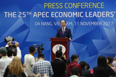 APEC 第25次领导人会议新闻发布会举行
