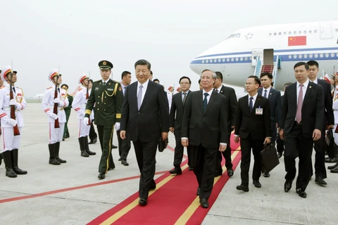 中共中央总书记、中国国家主席习近平抵达首都河内 开始对越南进行国事访问