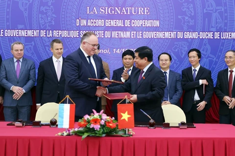 越南与卢森堡签署合作框架协议