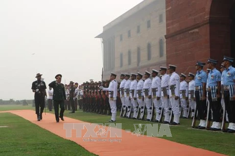 越南人民军高级代表团对印度进行访问