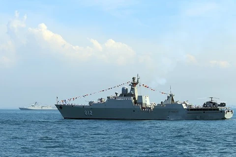 越南海军黎太祖012号导弹护卫舰参加国际舰队检阅活动